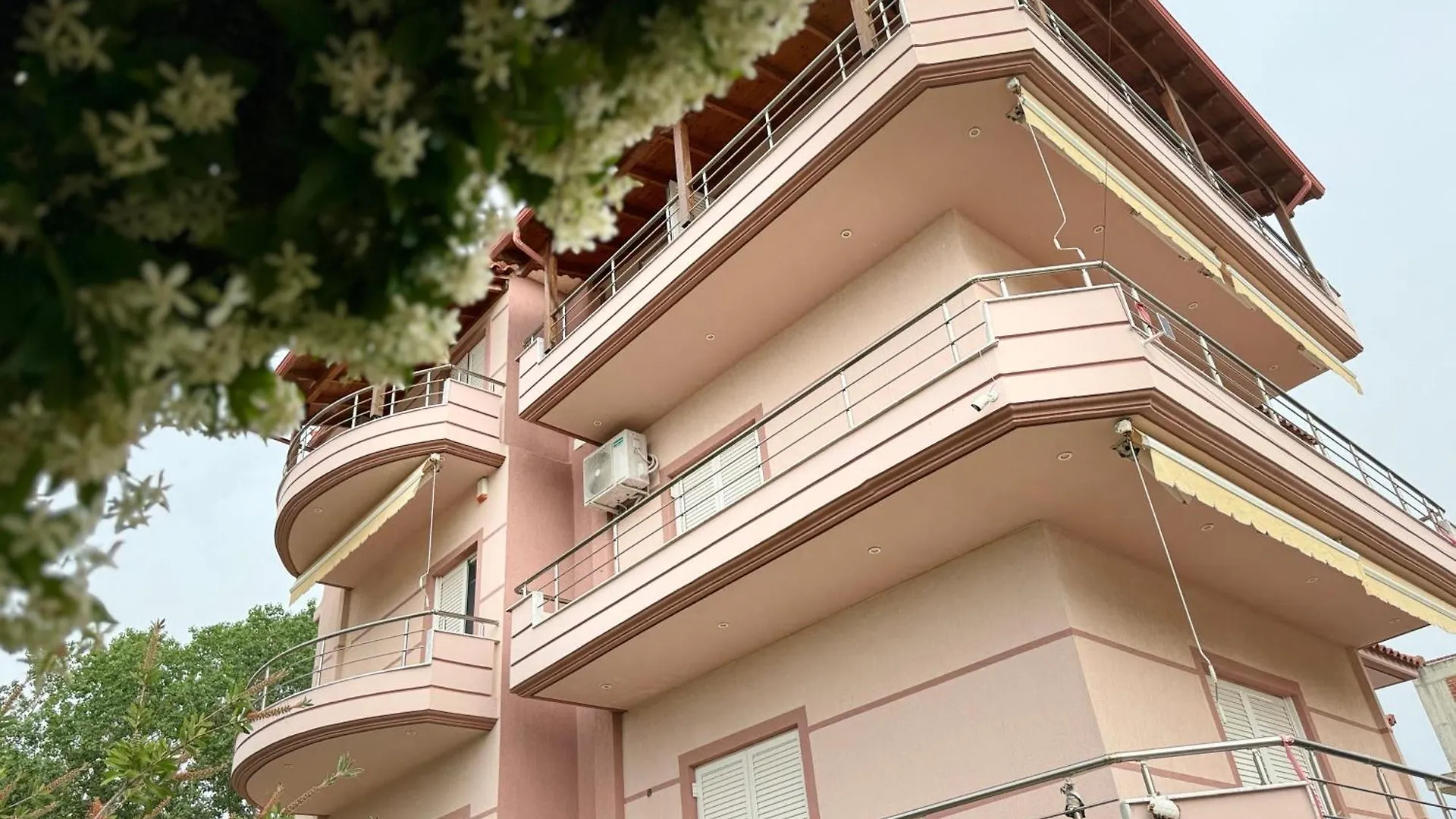 VlorëNadi Penthouse With Sea View公寓