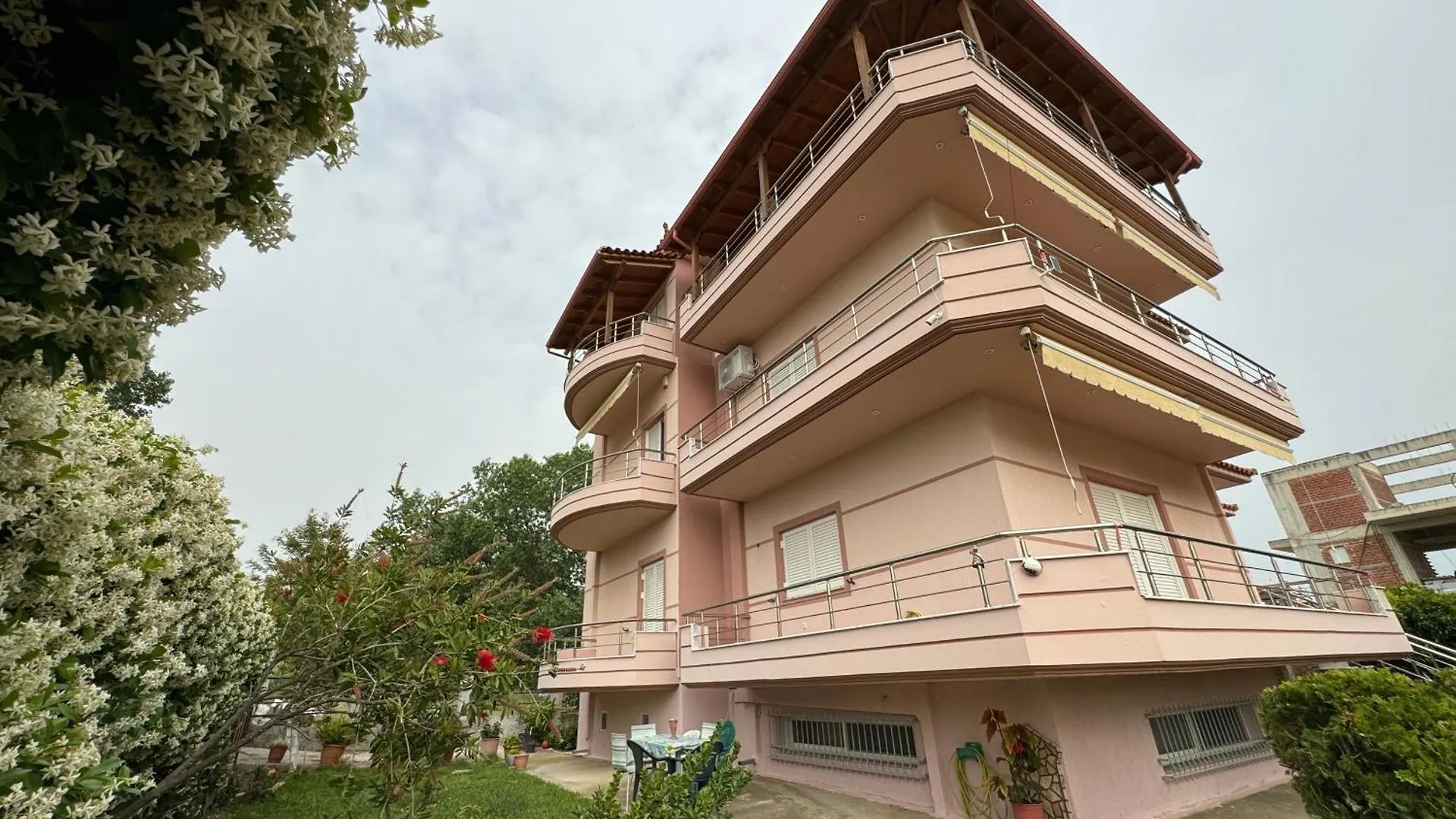 VlorëNadi Penthouse With Sea View公寓